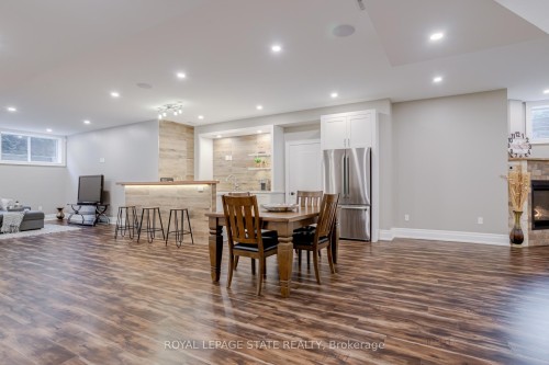 126 Mcgregor Crescent, Hamilton, ON - Indoor Photo Showing Dining Room