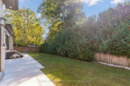 126 Mcgregor Crescent, Hamilton, ON - Outdoor