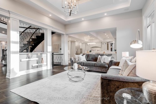 126 Mcgregor Crescent, Hamilton, ON - Indoor Photo Showing Living Room