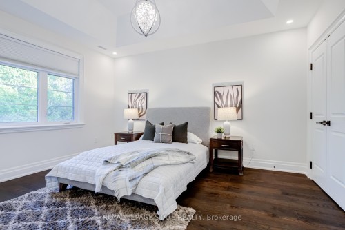 126 Mcgregor Crescent, Hamilton, ON - Indoor Photo Showing Bedroom