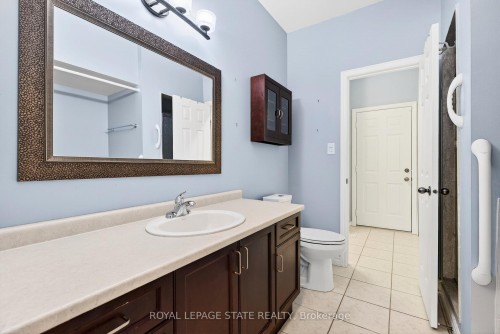26 Manitoulin Trail, Hamilton, ON - Indoor Photo Showing Bathroom