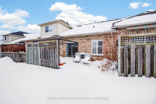 26 Manitoulin Trail, Hamilton, ON - Outdoor