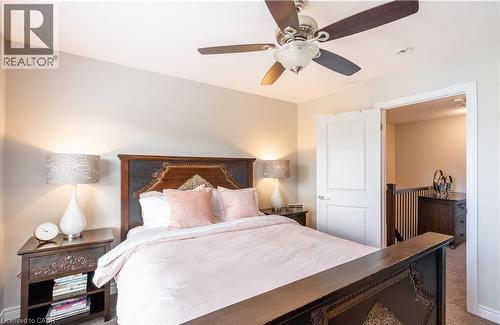 15 Pierre Trudeau Lane, Grimsby, ON - Indoor Photo Showing Bedroom