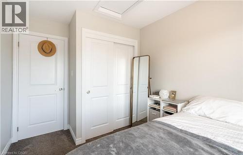 15 Pierre Trudeau Lane, Grimsby, ON - Indoor Photo Showing Bedroom