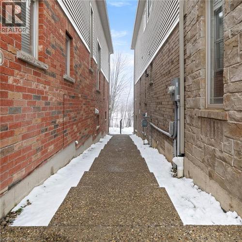 695 Robert Ferrie Drive Unit# Lower, Kitchener, ON - Outdoor