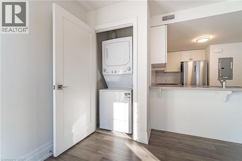 760 Lakeshore Road E Unit# 202, Mississauga, ON - Indoor Photo Showing Laundry Room