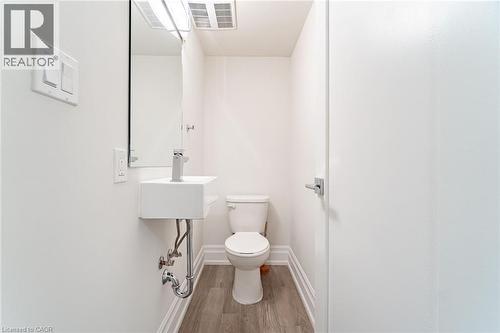 760 Lakeshore Road E Unit# 202, Mississauga, ON - Indoor Photo Showing Bathroom
