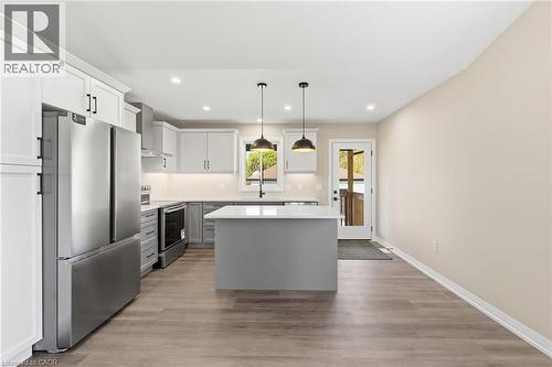 78 Netherby Road, Welland, ON - Indoor Photo Showing Kitchen With Upgraded Kitchen