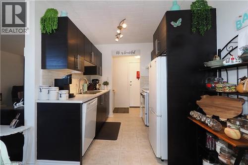 29 West Avenue Unit# 403, Kitchener, ON - Indoor Photo Showing Kitchen