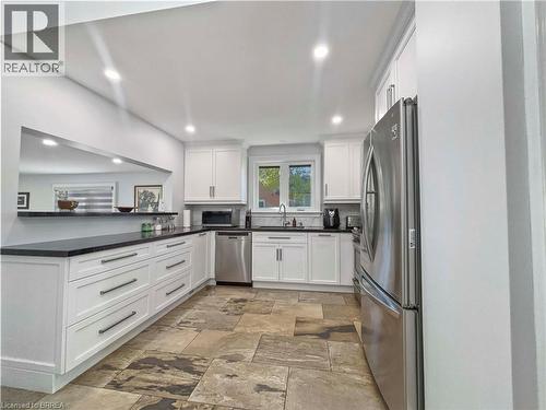 701 Upper Paradise Road, Hamilton, ON - Indoor Photo Showing Kitchen With Upgraded Kitchen