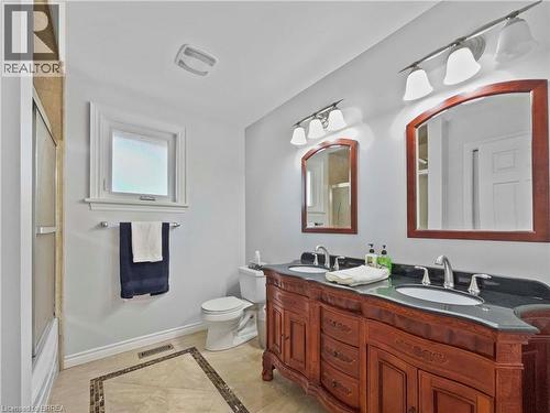 701 Upper Paradise Road, Hamilton, ON - Indoor Photo Showing Bathroom