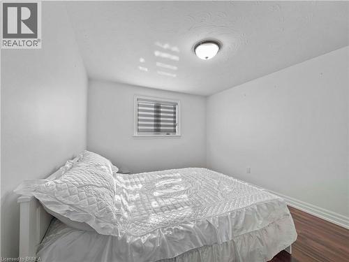 701 Upper Paradise Road, Hamilton, ON - Indoor Photo Showing Bedroom