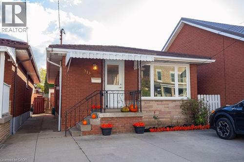 313 Barton Street W, Hamilton, ON - Outdoor With Exterior