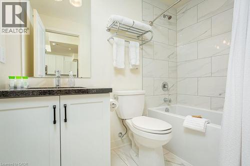 1869 Muskoka 118 Road W Unit# Btv-105, Bracebridge, ON - Indoor Photo Showing Bathroom