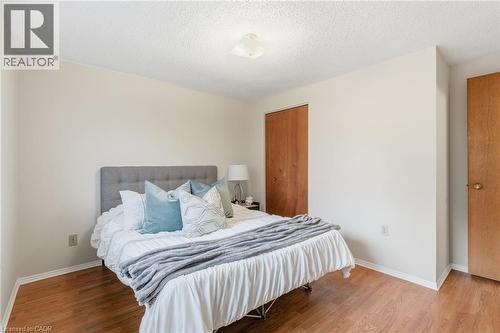 28 Bacall Crescent, Hamilton, ON - Indoor Photo Showing Bedroom