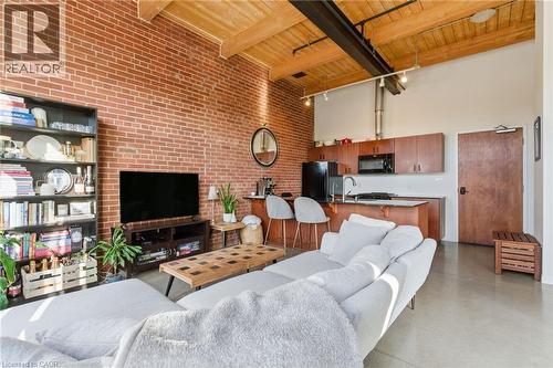 85 Spruce Street N Unit# 203, Cambridge, ON - Indoor Photo Showing Living Room