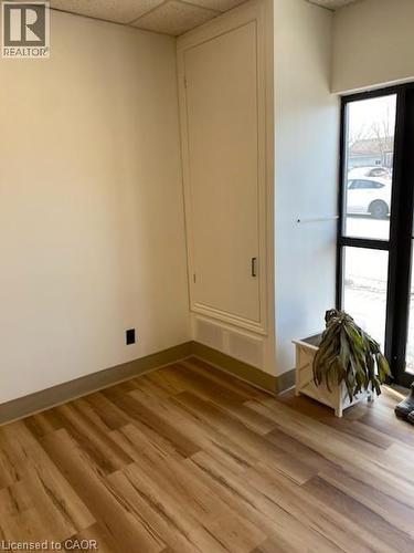 120 Parkdale Avenue N, Hamilton, ON - Indoor Photo Showing Other Room