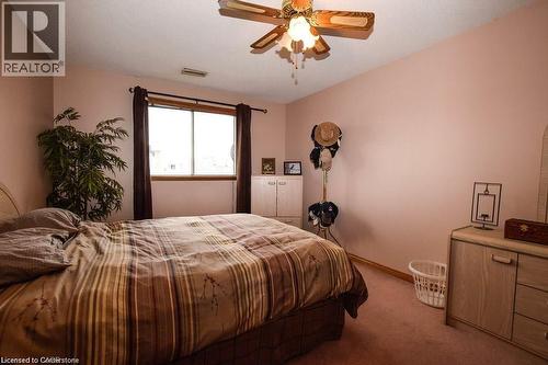 120 Parkdale Avenue N, Hamilton, ON - Indoor Photo Showing Bedroom