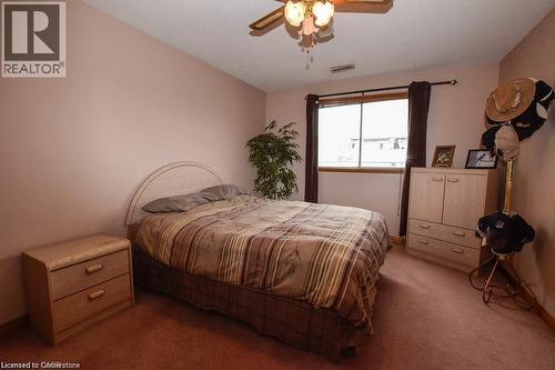 120 Parkdale Avenue N, Hamilton, ON - Indoor Photo Showing Bedroom
