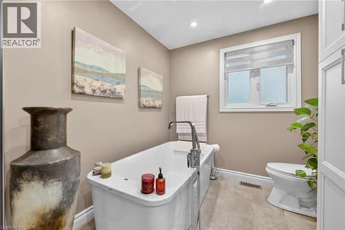 477 Lynden Road, Brantford, ON - Indoor Photo Showing Bathroom