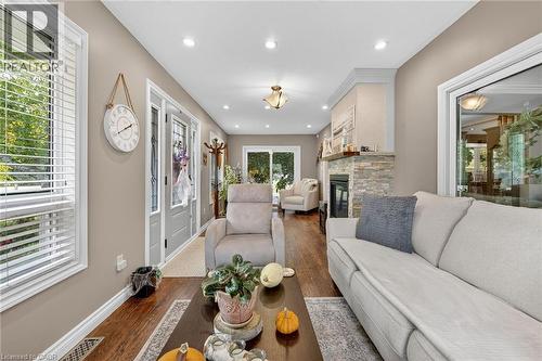 477 Lynden Road, Brantford, ON - Indoor Photo Showing Living Room With Fireplace