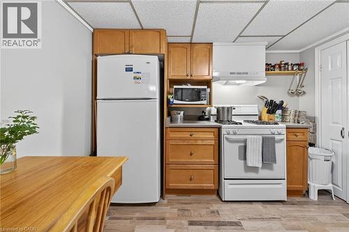 477 Lynden Road, Brantford, ON - Indoor Photo Showing Kitchen