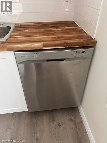 33-35 E Wood Street E, Hamilton, ON - Indoor Photo Showing Other Room