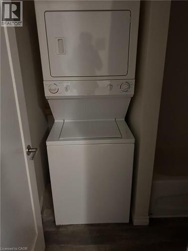 33-35 E Wood Street E, Hamilton, ON - Indoor Photo Showing Laundry Room