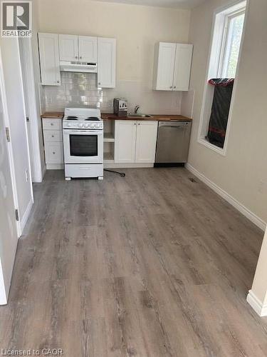 33-35 E Wood Street E, Hamilton, ON - Indoor Photo Showing Kitchen