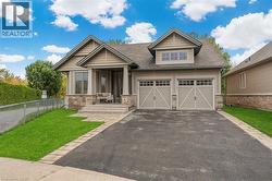 5 OAKDALE Boulevard  Smithville, ON L0R 2A0