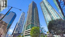4713 - 33 BAY STREET  Toronto, ON M5J 2Z3