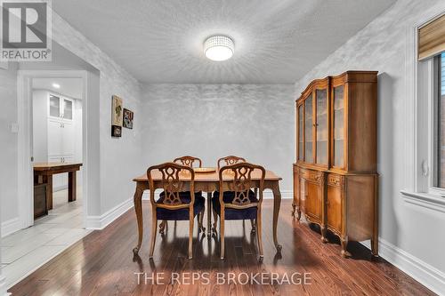 64 Hunterswood Crescent, Ottawa, ON - Indoor Photo Showing Dining Room