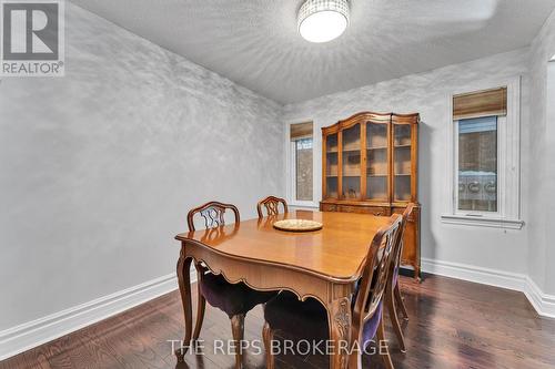 64 Hunterswood Crescent, Ottawa, ON - Indoor Photo Showing Dining Room