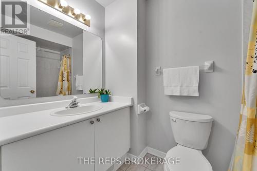64 Hunterswood Crescent, Ottawa, ON - Indoor Photo Showing Bathroom