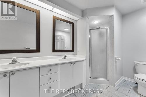 64 Hunterswood Crescent, Ottawa, ON - Indoor Photo Showing Bathroom