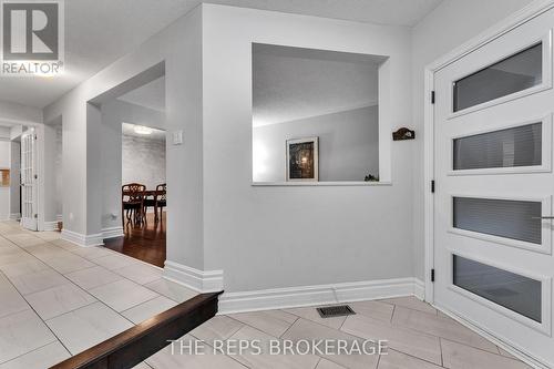 64 Hunterswood Crescent, Ottawa, ON - Indoor Photo Showing Other Room