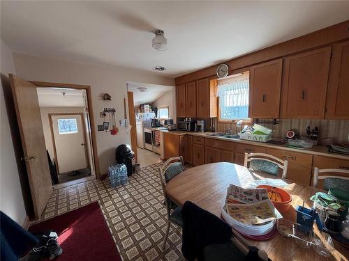 38 Main Street, Kleefeld, MB - Indoor