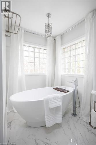 1061 Summit Ridge Drive, Oakville, ON - Indoor