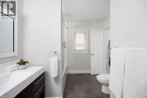 1061 Summit Ridge Drive, Oakville, ON - Indoor Photo Showing Bathroom