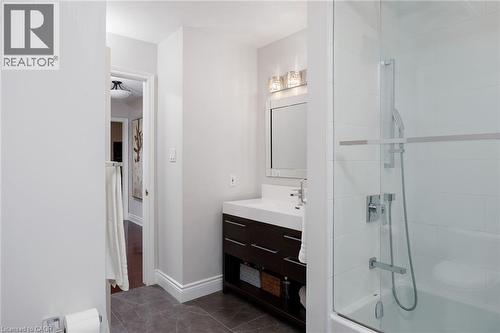 1061 Summit Ridge Drive, Oakville, ON - Indoor Photo Showing Bathroom