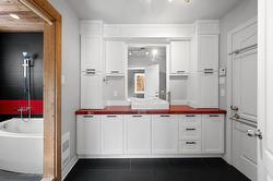 Salle de bains attenante à la CCP - 