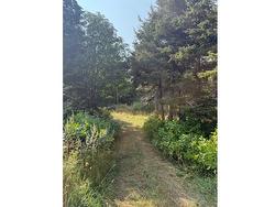 0Z Route 132 O.  Grosses-Roches, QC G0J 1K0