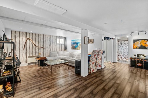 Salle familiale - 107 Rue Féré, Saint-Eustache, QC - Indoor