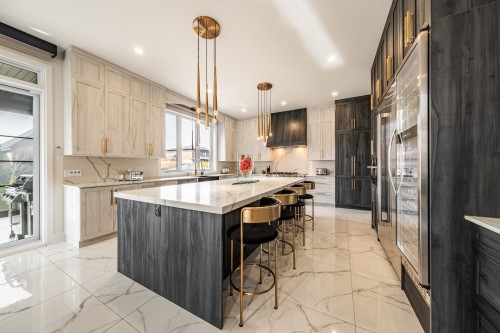 Kitchen - 38 Rue De L'Oiselet, Carignan, QC - Indoor Photo Showing Kitchen With Upgraded Kitchen