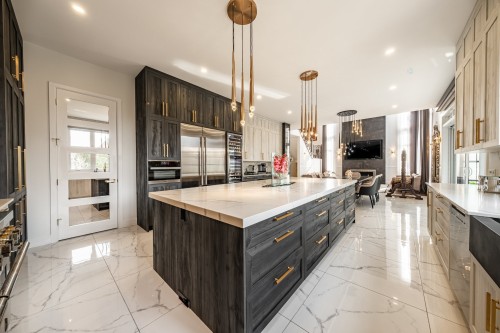 Kitchen - 38 Rue De L'Oiselet, Carignan, QC - Indoor Photo Showing Kitchen With Upgraded Kitchen