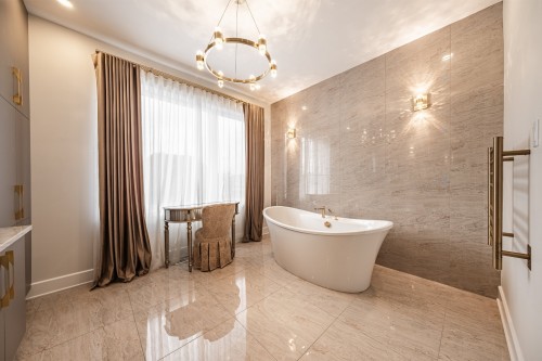 Master Bathroom - 38 Rue De L'Oiselet, Carignan, QC - Indoor Photo Showing Bathroom
