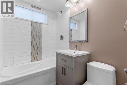 62 Bond Street, Kitchener, ON - Indoor Photo Showing Bathroom