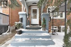 719 KINGSTON Road  Toronto, ON M4E 1R8