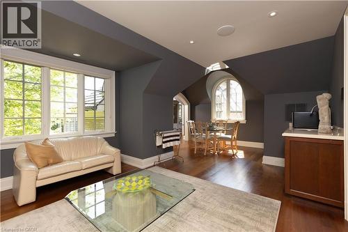 2054 Lakeshore Road E, Oakville, ON - Indoor Photo Showing Living Room