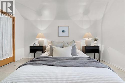 263 Mary Street, Hamilton, ON - Indoor Photo Showing Bedroom